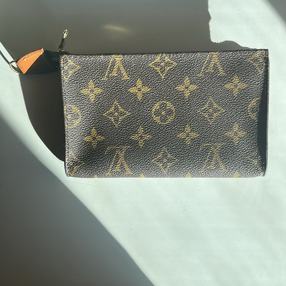 LOUIS VUITTON POCHETTE - Picture 2 of 3
